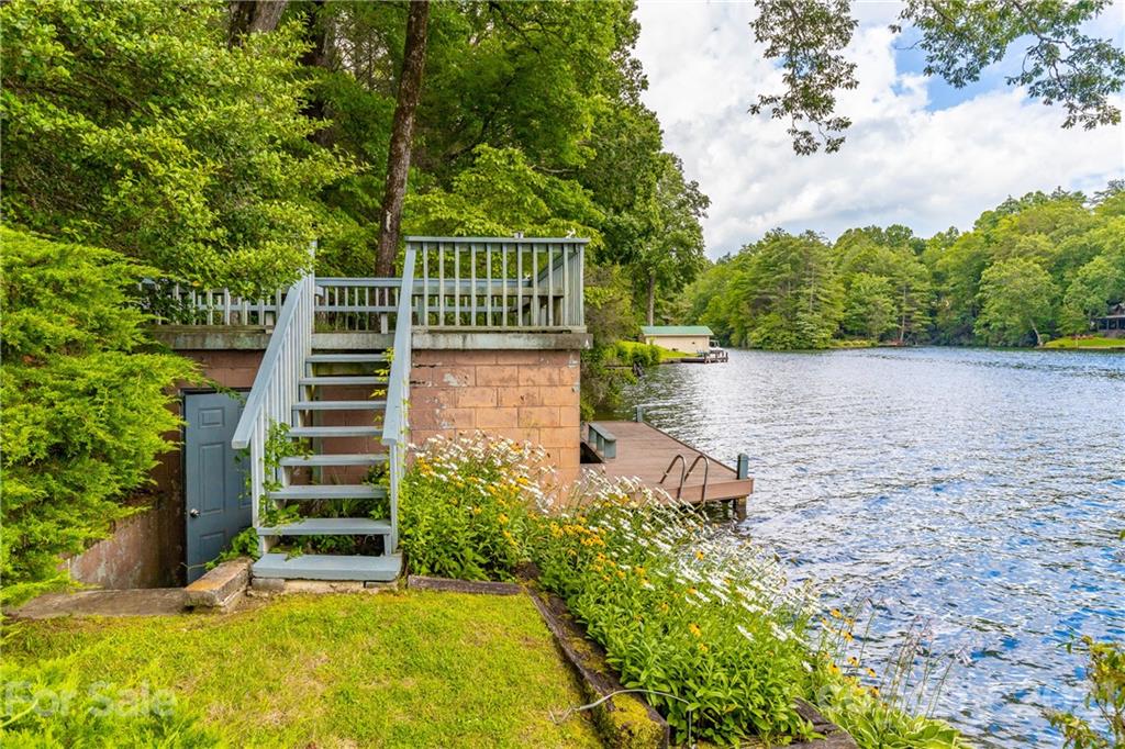 307 Island Point Road Lake Toxaway, NC 28747 - Photo 5 of 33 Gallery Image 5