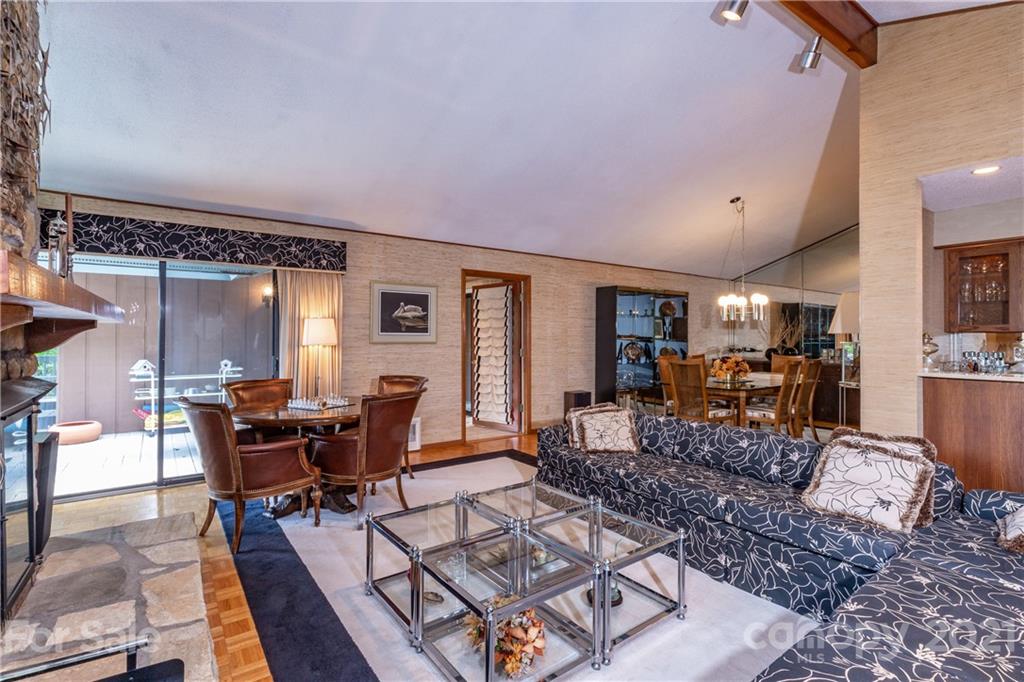 307 Island Point Road Lake Toxaway, NC 28747 - Photo 8 of 33 Gallery Image 8