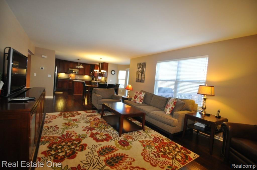 3705 Everett Drive Rochester, MI 48307 - Photo 14 of 30 14.jpg