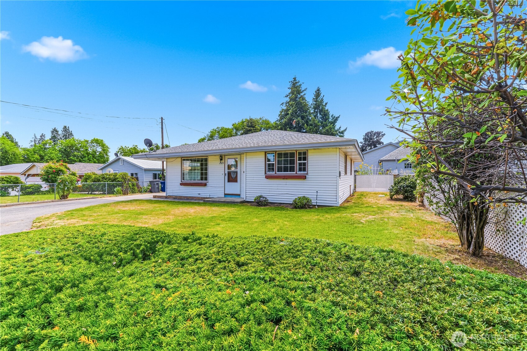 1325 9th Street Wenatchee, WA 98801 - Photo 3 of 21