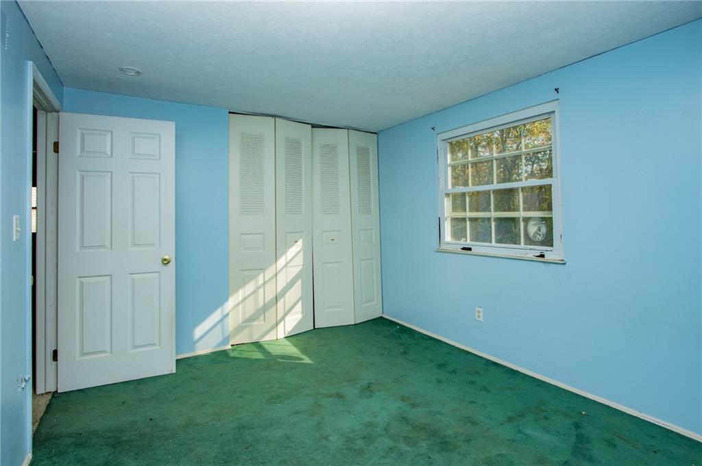 31 Hones Road Export, PA 15632 - Photo 20 of 22 an empty room with windows