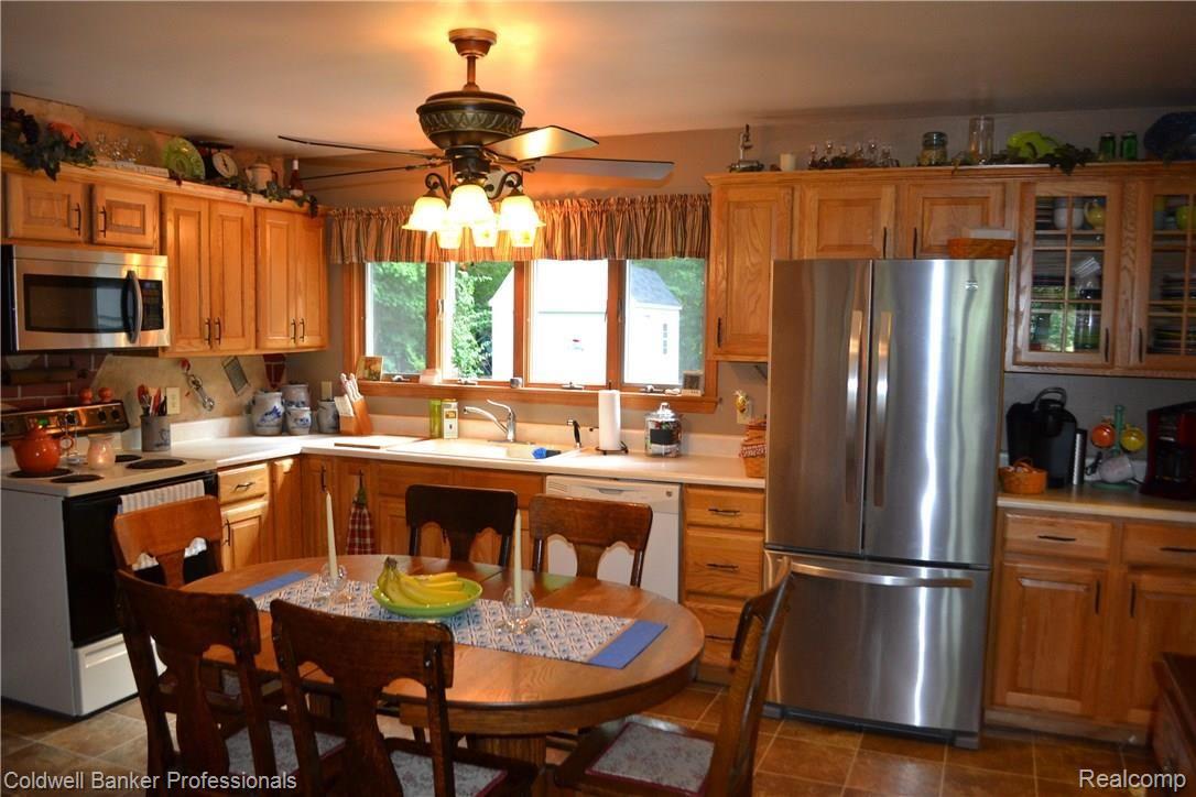 1722 Fish Lake Road Lapeer, MI 48446 - Photo 16 of 31 030.JPG