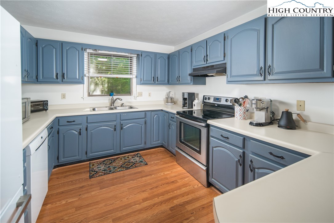 142 Wickham Square, Unit 5 Boone, NC 28607 - Photo 6 of 32 Gallery Image 6