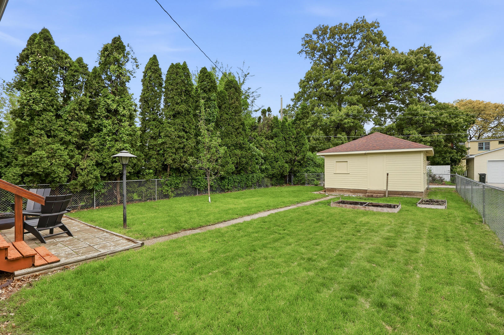 2810 Middle Road Davenport, IA 52803 - Photo 6 of 32