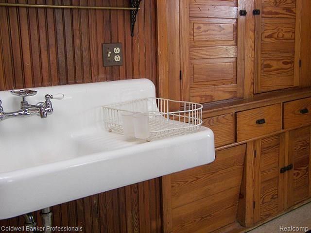13700 12 Mile Road South Lyon, MI 48178 - Photo 7 of 34 original wooden cupboards