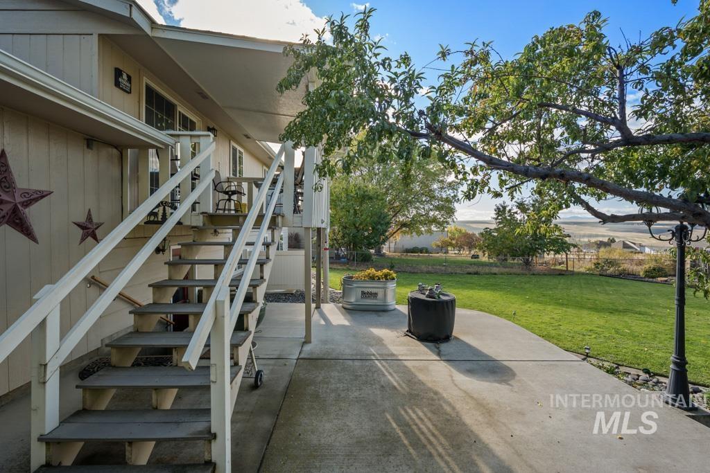 3828 15th Street Lewiston, ID 83501 - Photo 30 of 34 View of patio with stairs