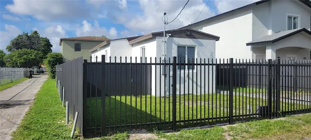 $3,000 | 1520 Northwest 69th Street, Miami, FL 33147
