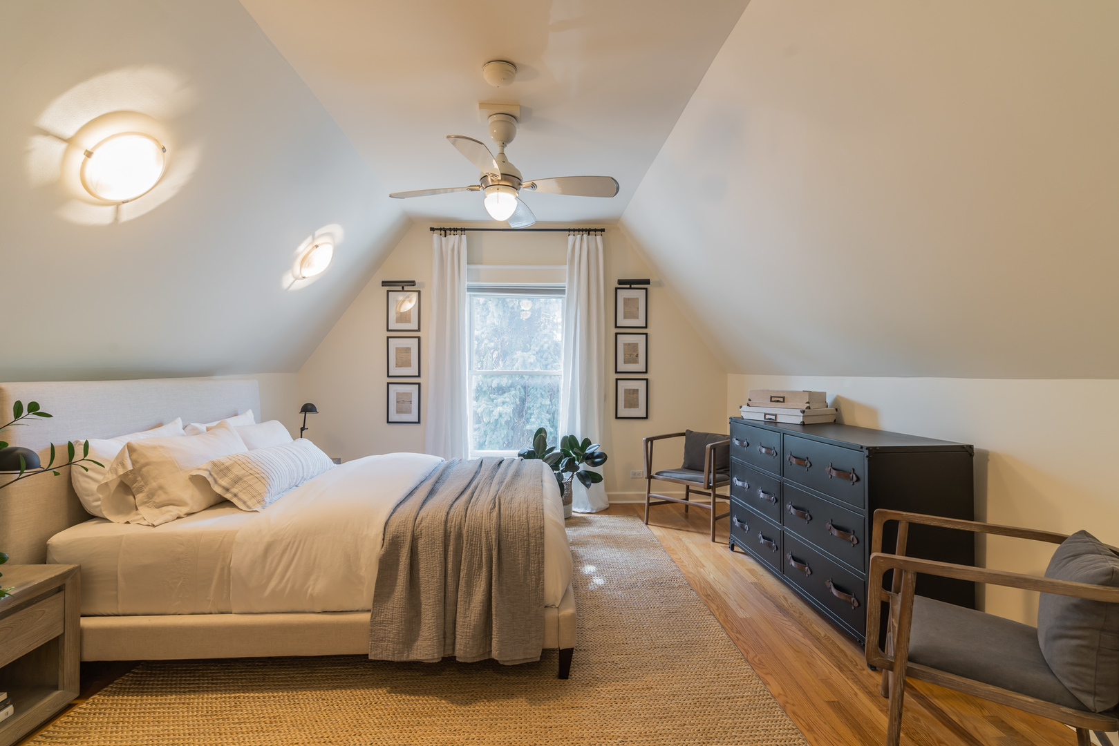 2729 North Racine Avenue, Unit N Chicago, IL 60614 - Photo 11 of 21 a bedroom with a bed and window