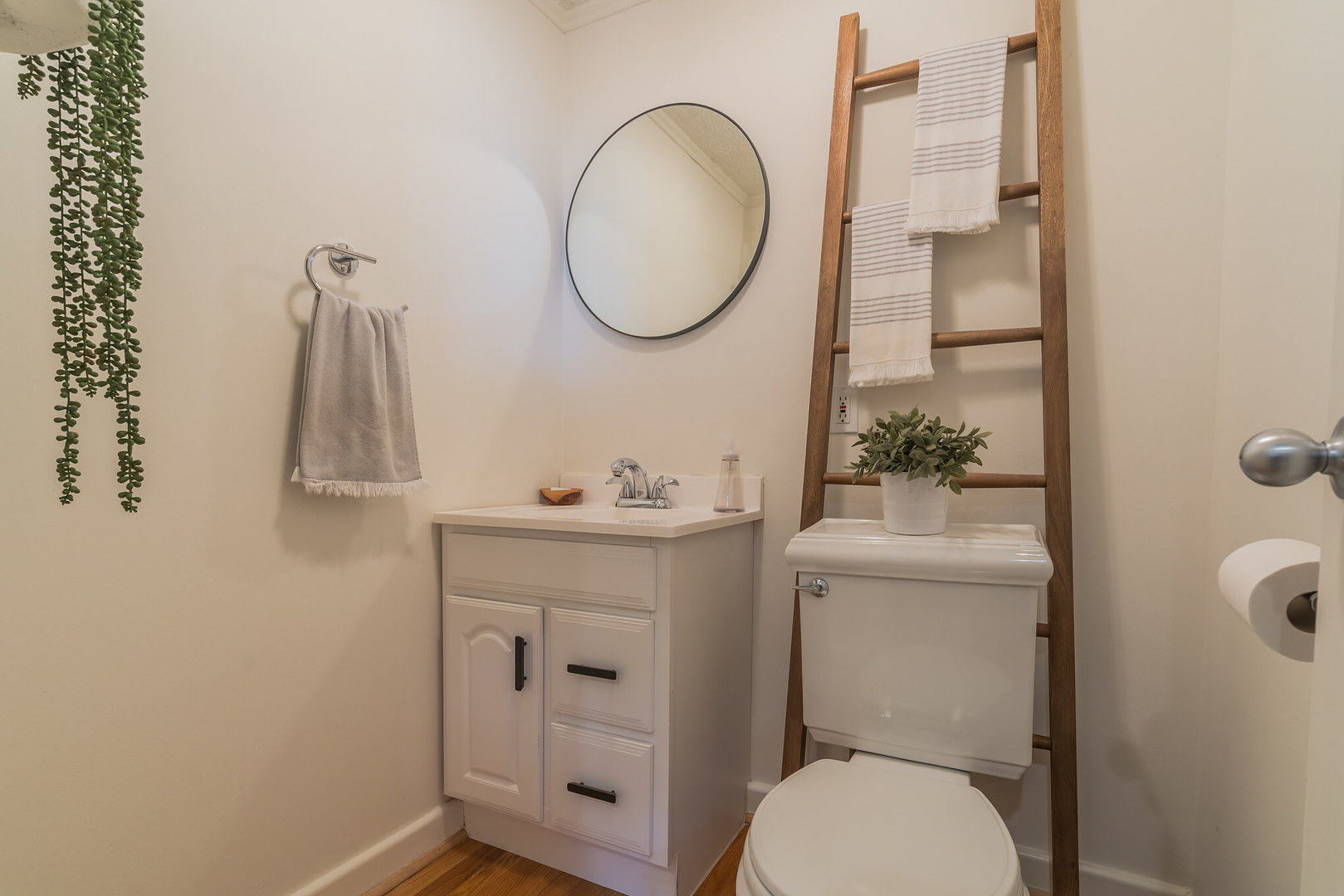 2729 North Racine Avenue, Unit N Chicago, IL 60614 - Photo 19 of 21 a bathroom with a toilet a sink and mirror