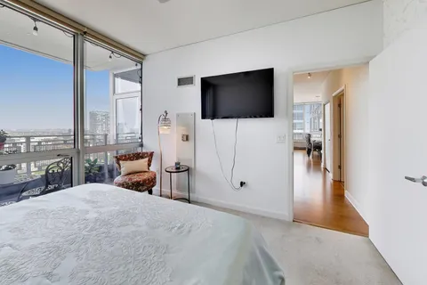 $395,000 | 1901 South Calumet Avenue, Unit 2208, Chicago, IL 60616