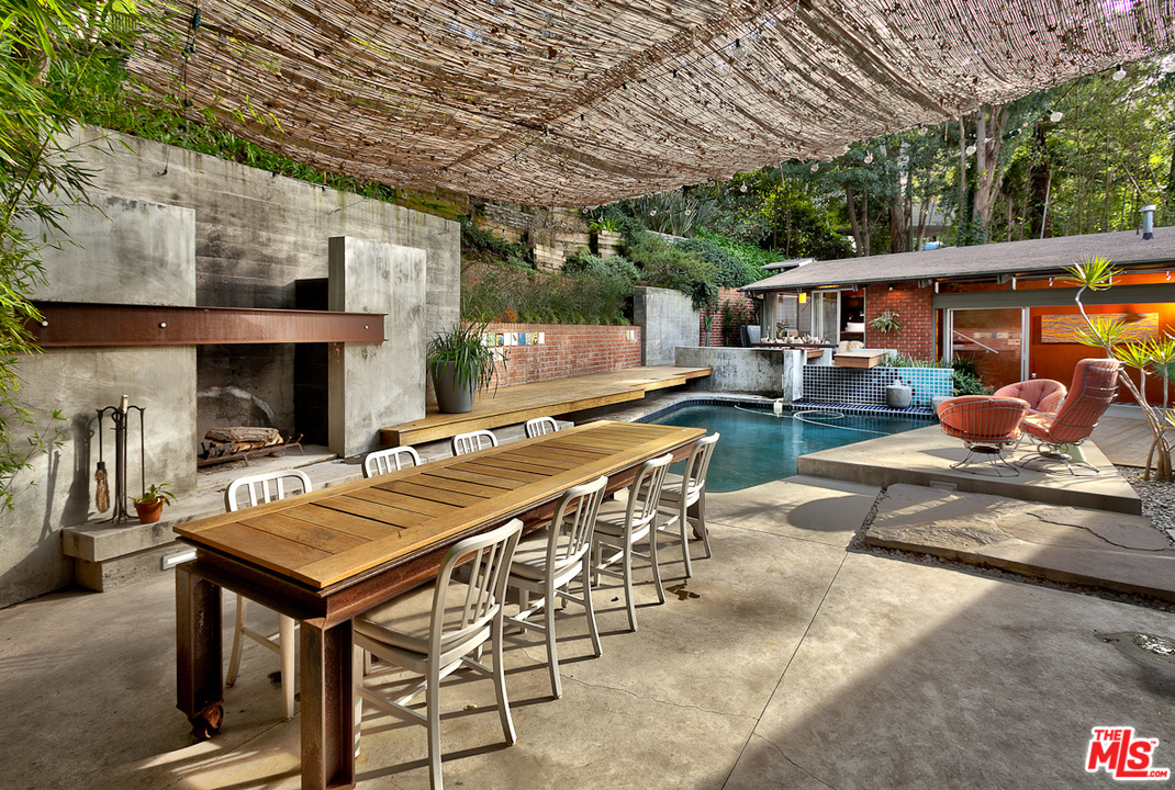 764 Latimer Road Santa Monica, CA 90402 - Photo 13 of 37