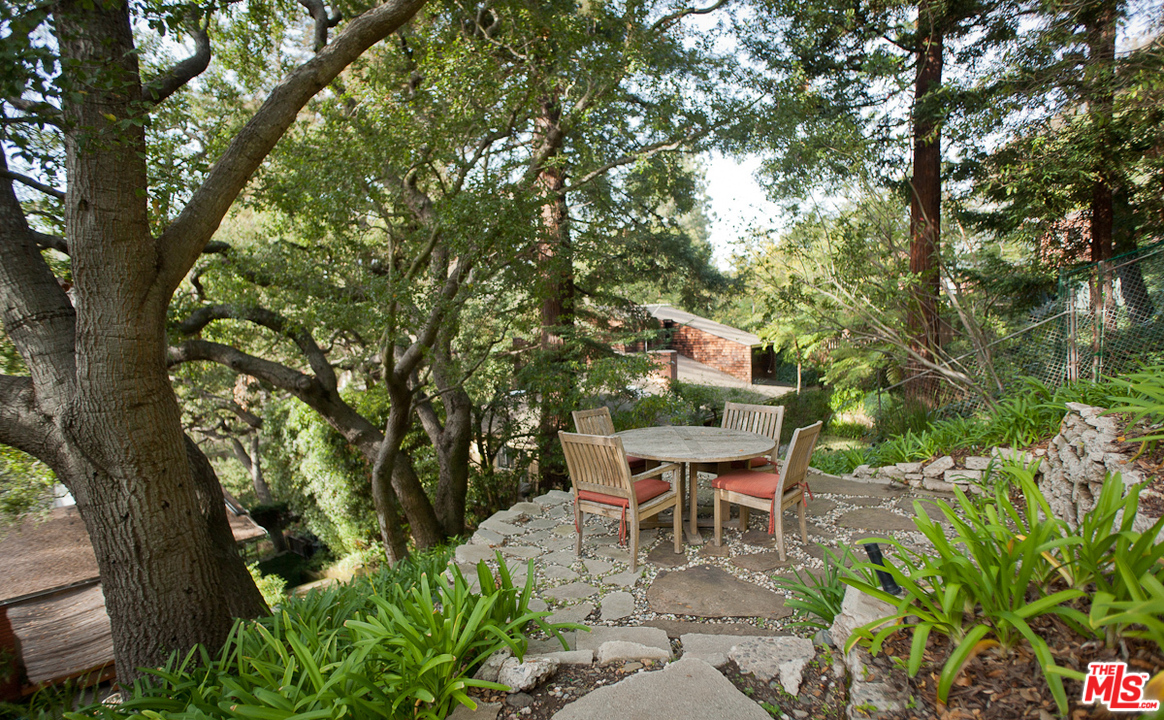 764 Latimer Road Santa Monica, CA 90402 - Photo 20 of 37