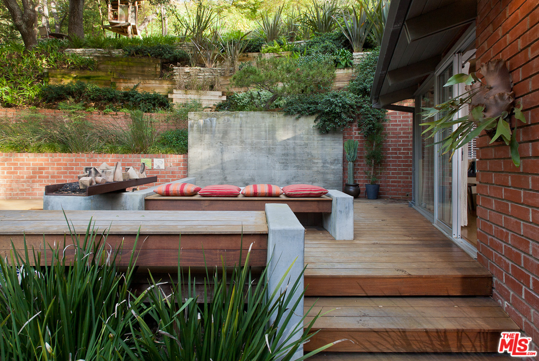 764 Latimer Road Santa Monica, CA 90402 - Photo 24 of 37