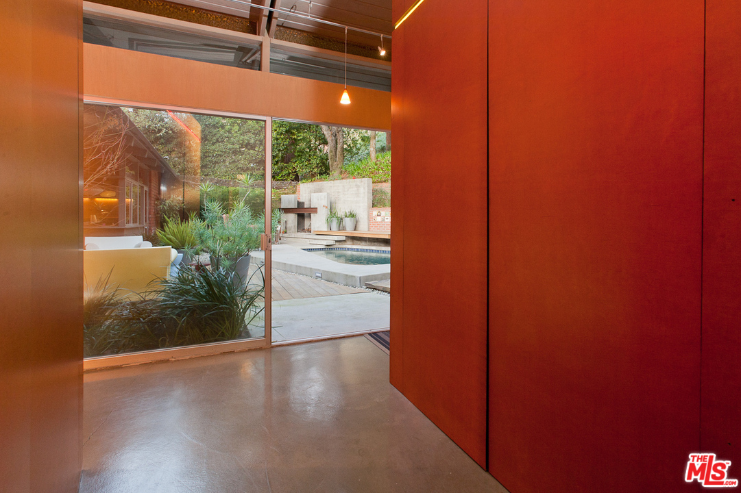 764 Latimer Road Santa Monica, CA 90402 - Photo 25 of 37