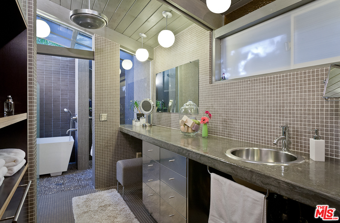 764 Latimer Road Santa Monica, CA 90402 - Photo 29 of 37