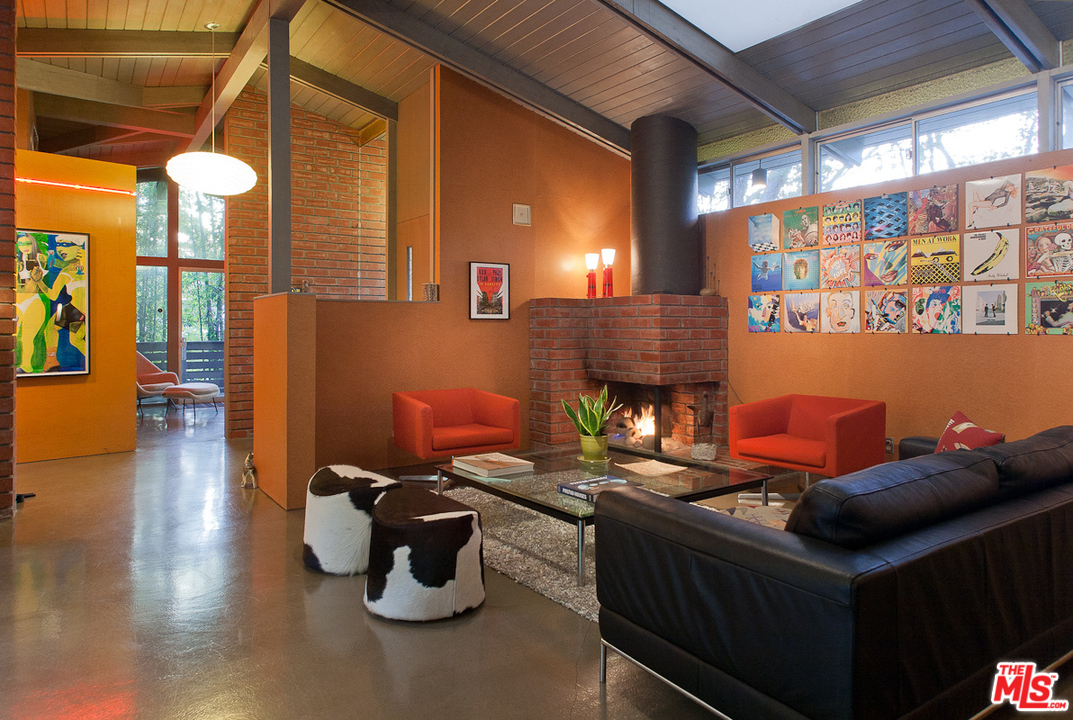 764 Latimer Road Santa Monica, CA 90402 - Photo 5 of 37