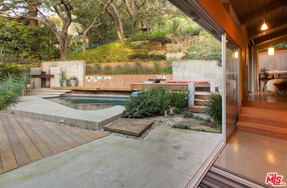 764 Latimer Road Santa Monica, CA 90402 - Photo 7 of 37