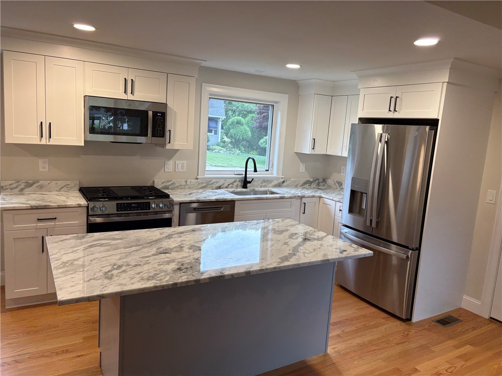 76 Beverly Road East Providence, RI 02915 - Photo 8 of 45