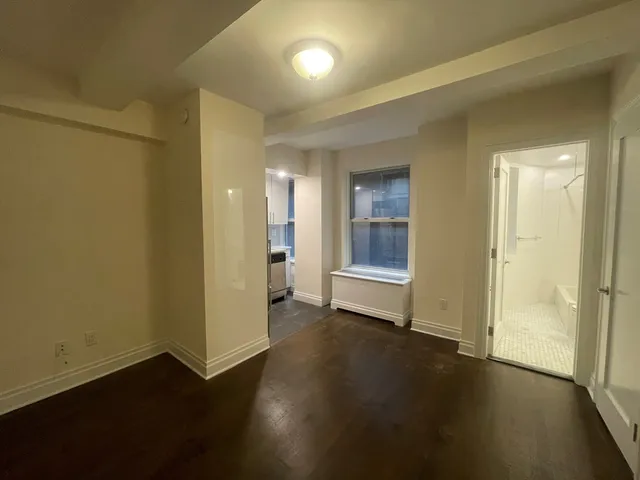 $2,795 | 309 West 57th Street, Unit 405 | Hell's Kitchen