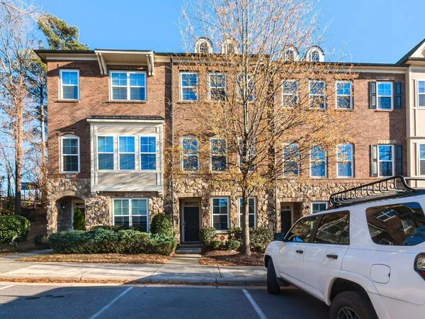 a view of multiple building