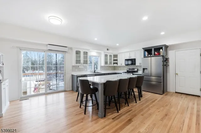 $795,000 | 12 Patricia Lane, Lafayette, NJ 07848