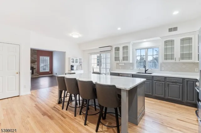 $795,000 | 12 Patricia Lane, Lafayette, NJ 07848