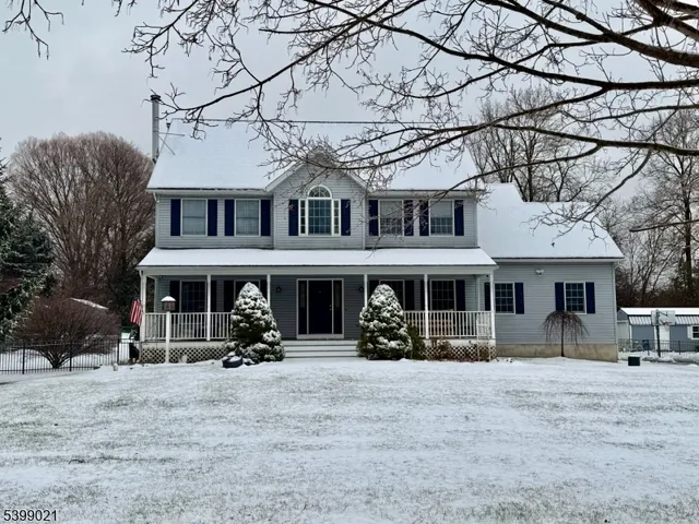 $795,000 | 12 Patricia Lane, Lafayette, NJ 07848