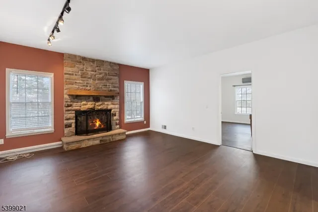 $795,000 | 12 Patricia Lane, Lafayette, NJ 07848