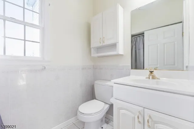 $795,000 | 12 Patricia Lane, Lafayette, NJ 07848