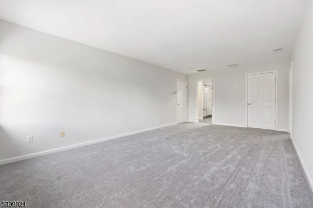 $795,000 | 12 Patricia Lane, Lafayette, NJ 07848