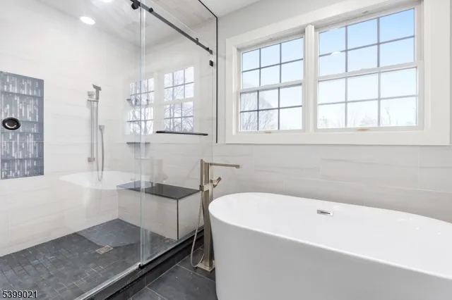 $795,000 | 12 Patricia Lane, Lafayette, NJ 07848