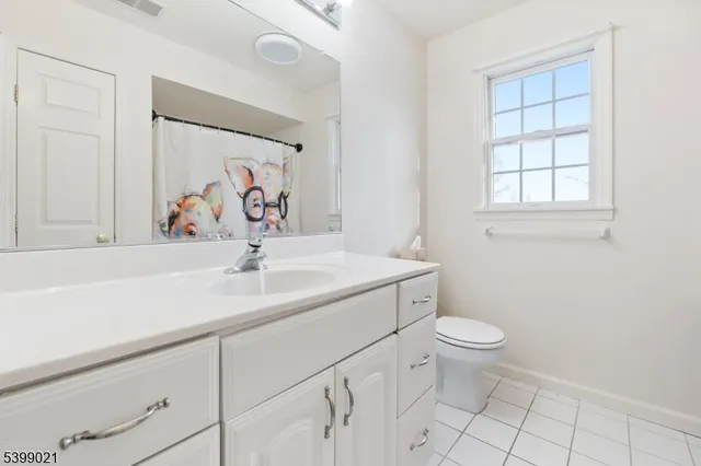 $795,000 | 12 Patricia Lane, Lafayette, NJ 07848