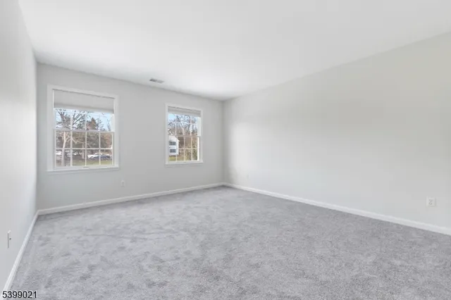 $795,000 | 12 Patricia Lane, Lafayette, NJ 07848