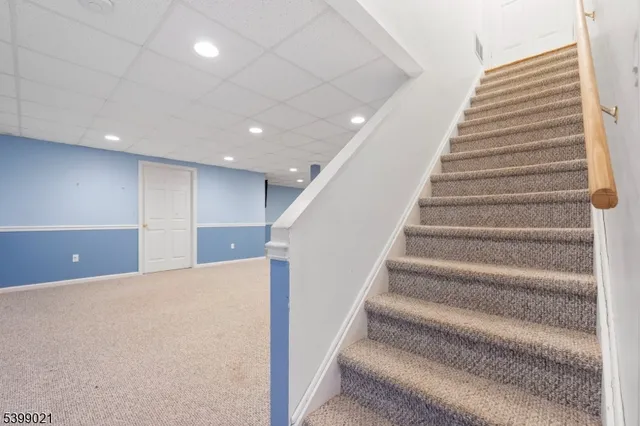 $795,000 | 12 Patricia Lane, Lafayette, NJ 07848