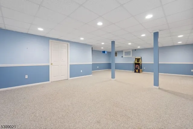 $795,000 | 12 Patricia Lane, Lafayette, NJ 07848