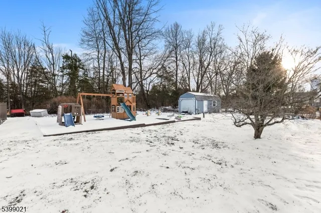 $795,000 | 12 Patricia Lane, Lafayette, NJ 07848