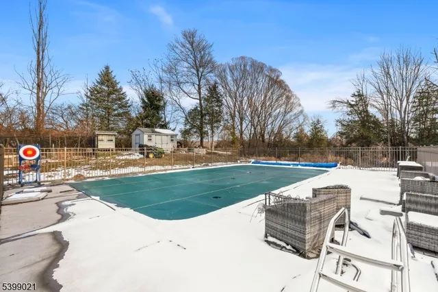 $795,000 | 12 Patricia Lane, Lafayette, NJ 07848