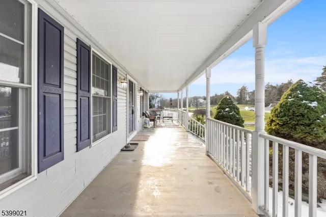 $795,000 | 12 Patricia Lane, Lafayette, NJ 07848