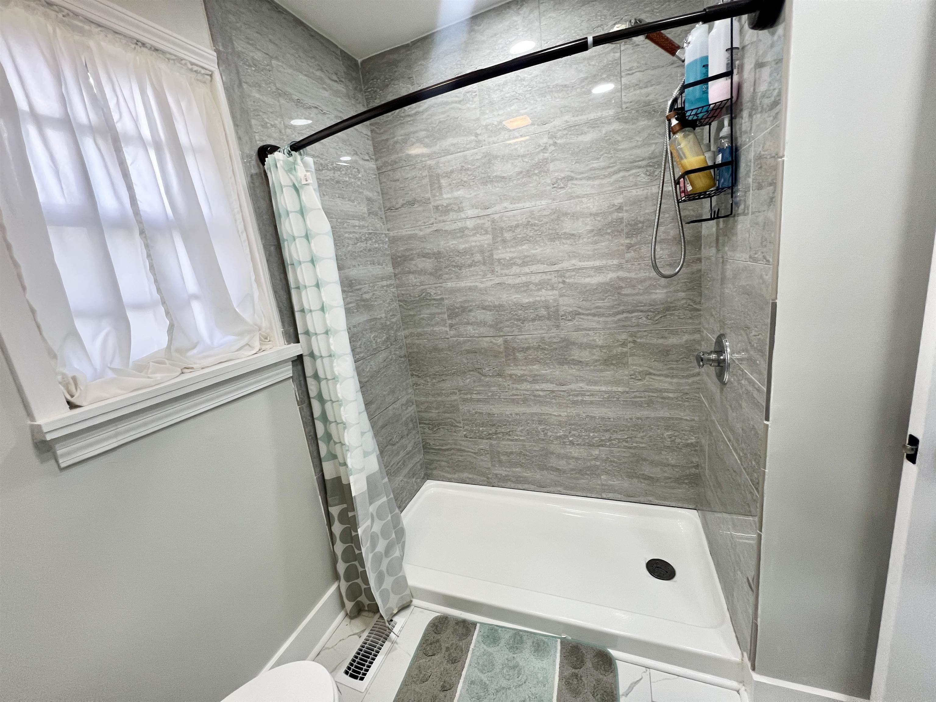 230 South Oak Street Adamsville, TN 38310 - Photo 9 of 29