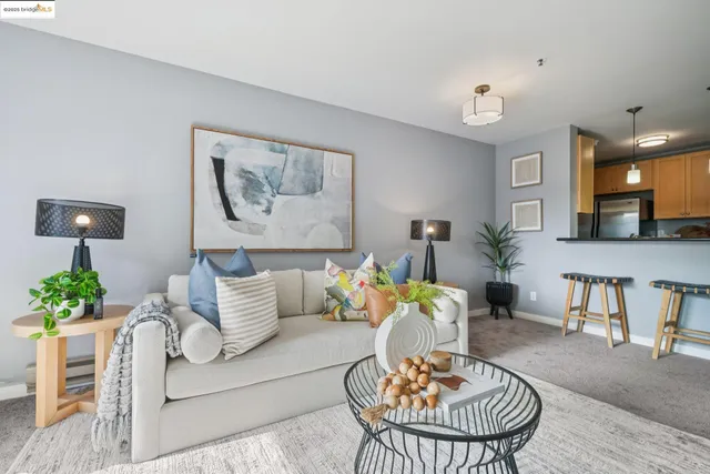 $295,000 | 6400 Christie Avenue, Unit 5203, Emeryville, CA 94608