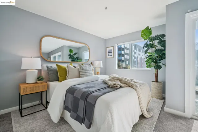 $295,000 | 6400 Christie Avenue, Unit 5203, Emeryville, CA 94608