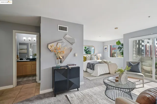 $295,000 | 6400 Christie Avenue, Unit 5203, Emeryville, CA 94608