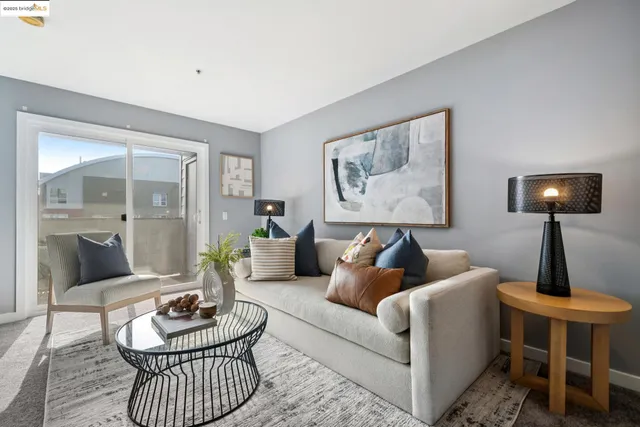 $295,000 | 6400 Christie Avenue, Unit 5203, Emeryville, CA 94608