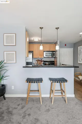 $295,000 | 6400 Christie Avenue, Unit 5203, Emeryville, CA 94608