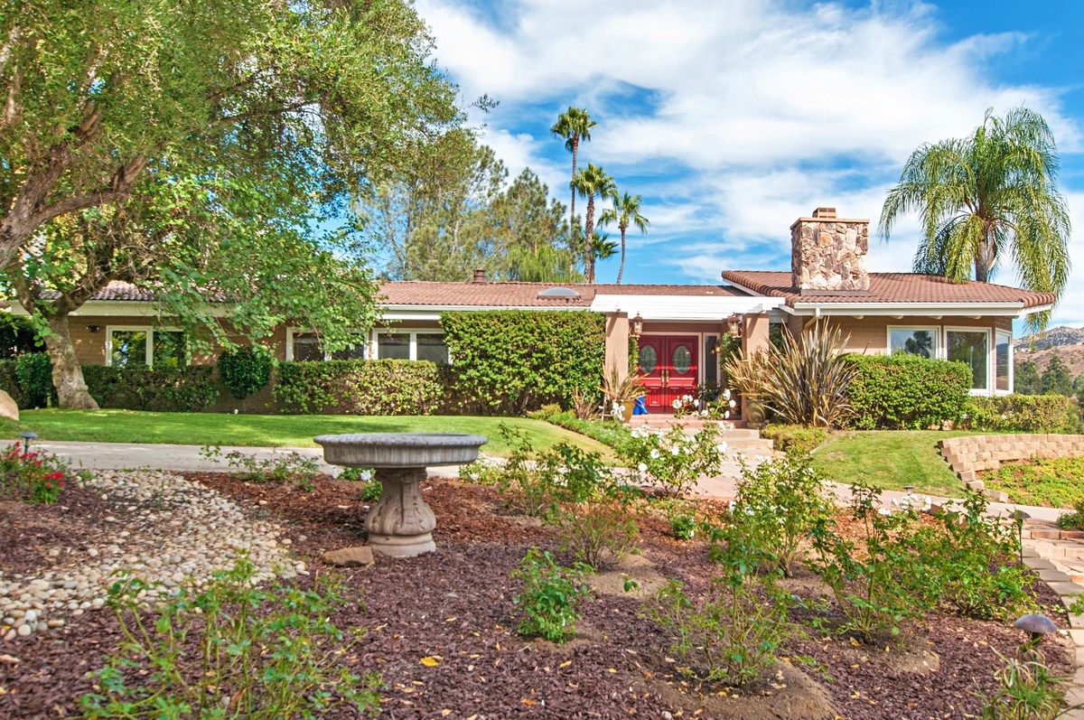 14016 Del Poniente Road Poway, CA 92064 - Photo 3 of 21