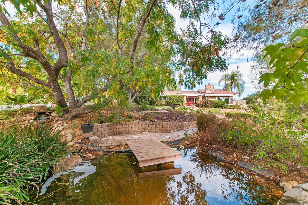 14016 Del Poniente Road Poway, CA 92064 - Photo 5 of 21