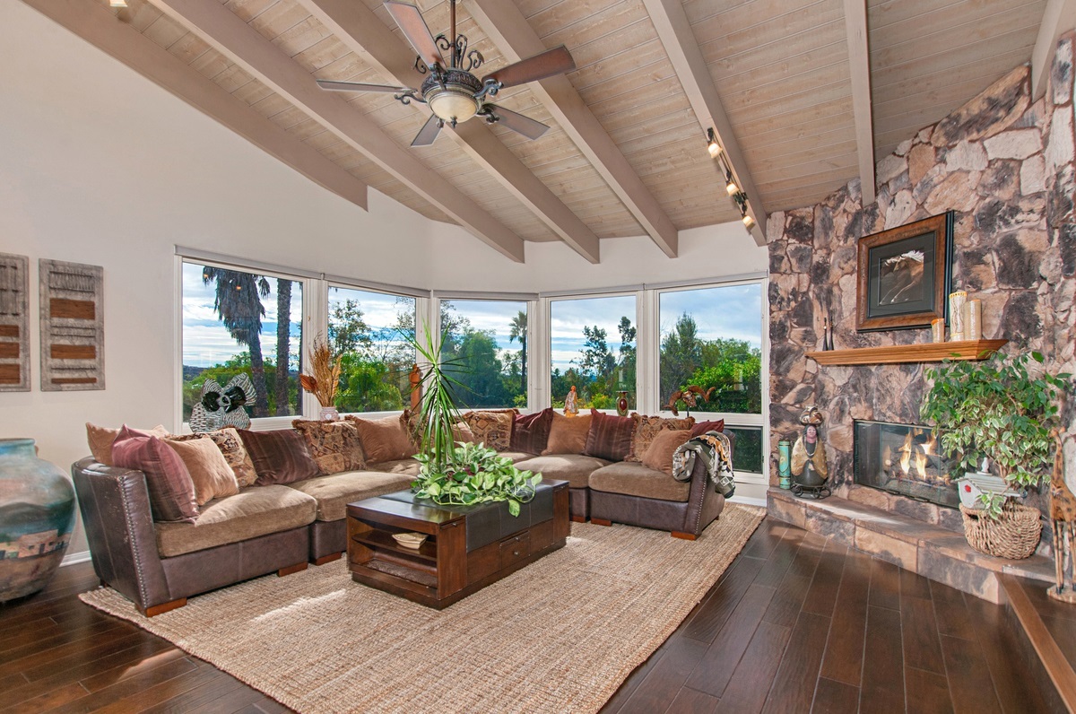 14016 Del Poniente Road Poway, CA 92064 - Photo 6 of 21