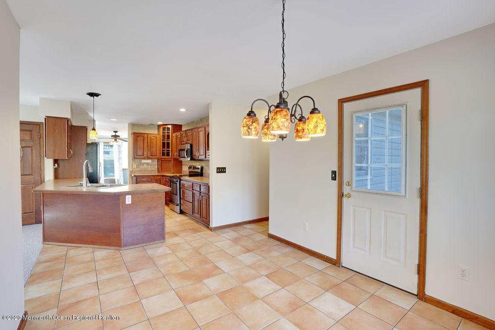184 Commodore Road Manahawkin, NJ 08050 - Photo 14 of 67 020_dsc01486-dsc01490