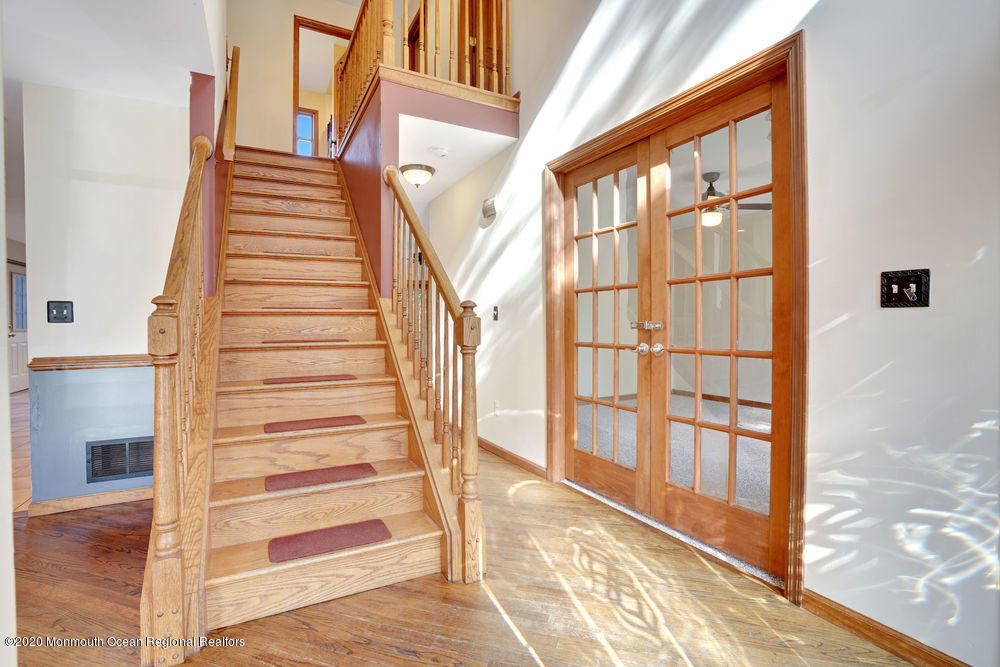 184 Commodore Road Manahawkin, NJ 08050 - Photo 4 of 67 011_dsc01566-dsc01570