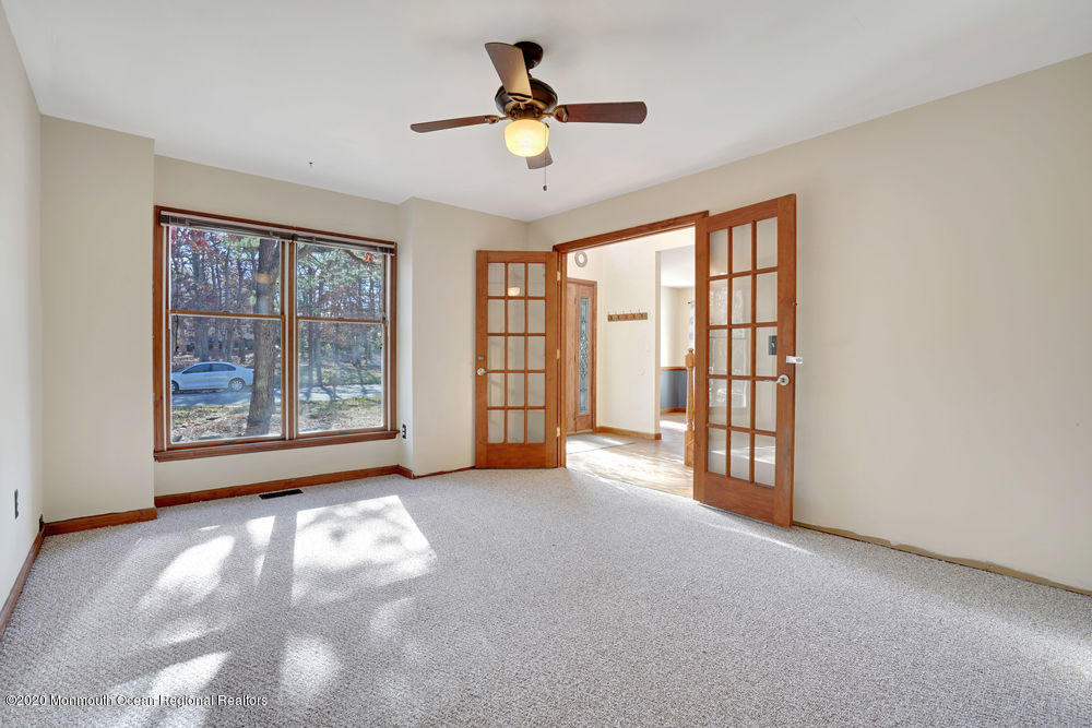 184 Commodore Road Manahawkin, NJ 08050 - Photo 7 of 67 014_dsc01581-dsc01585